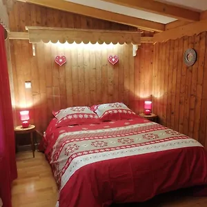 https://petit-chalet.hotels-rhonealpes.com