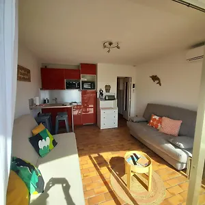 https://confortable-studio-au-calme-clim-terrasse-parking.fr-provencehotel.com
